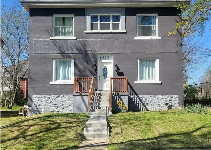 Chamberlain Manor Rooms
