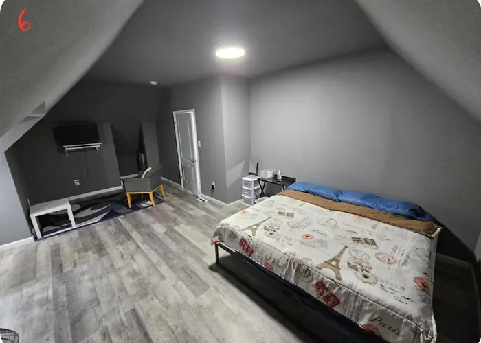 Chamberlain Manor Rooms